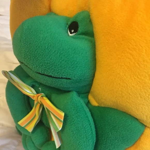 3-D children’s frog 🐸 accent pillow - Picture 11 of 16